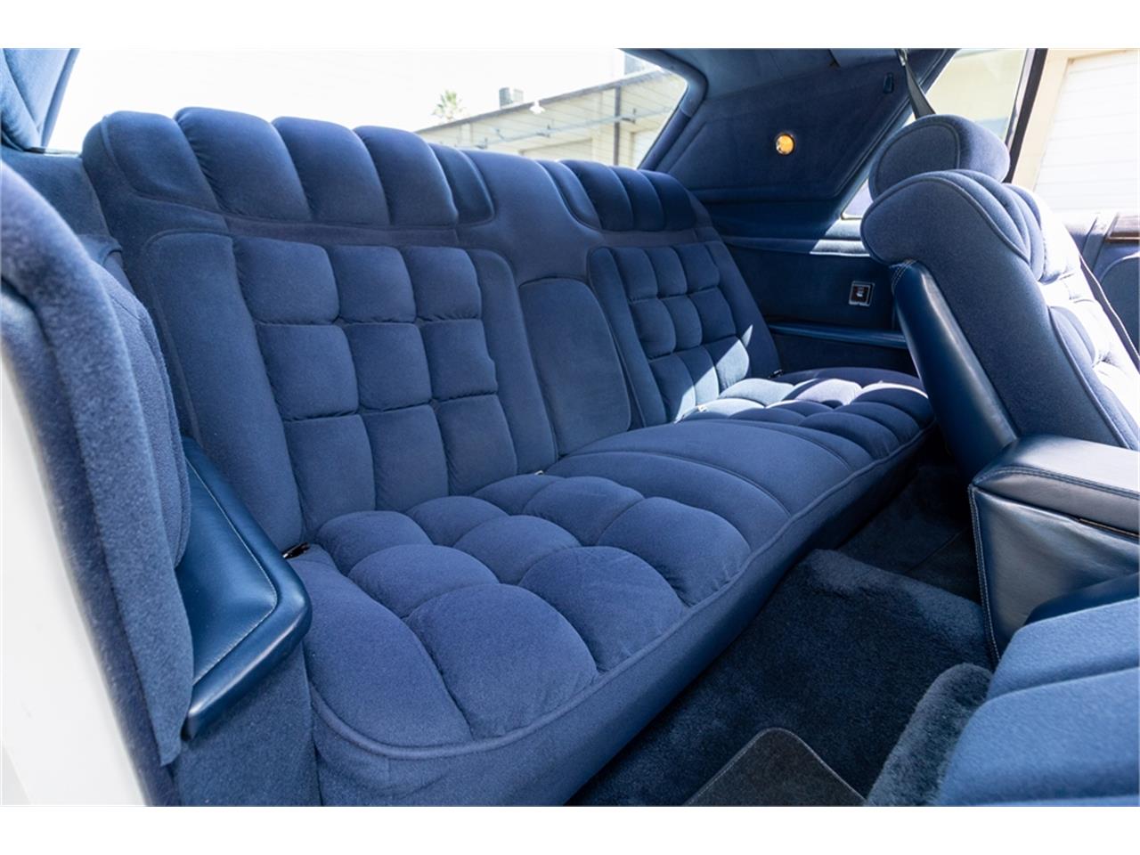 Lincoln-Continental-mark-v-1979-White-Navy-Blue-59