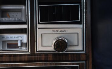 Lincoln-Continental-mark-v-1979-White-Navy-Blue-62