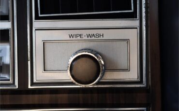 Lincoln-Continental-mark-v-1979-White-Navy-Blue-63