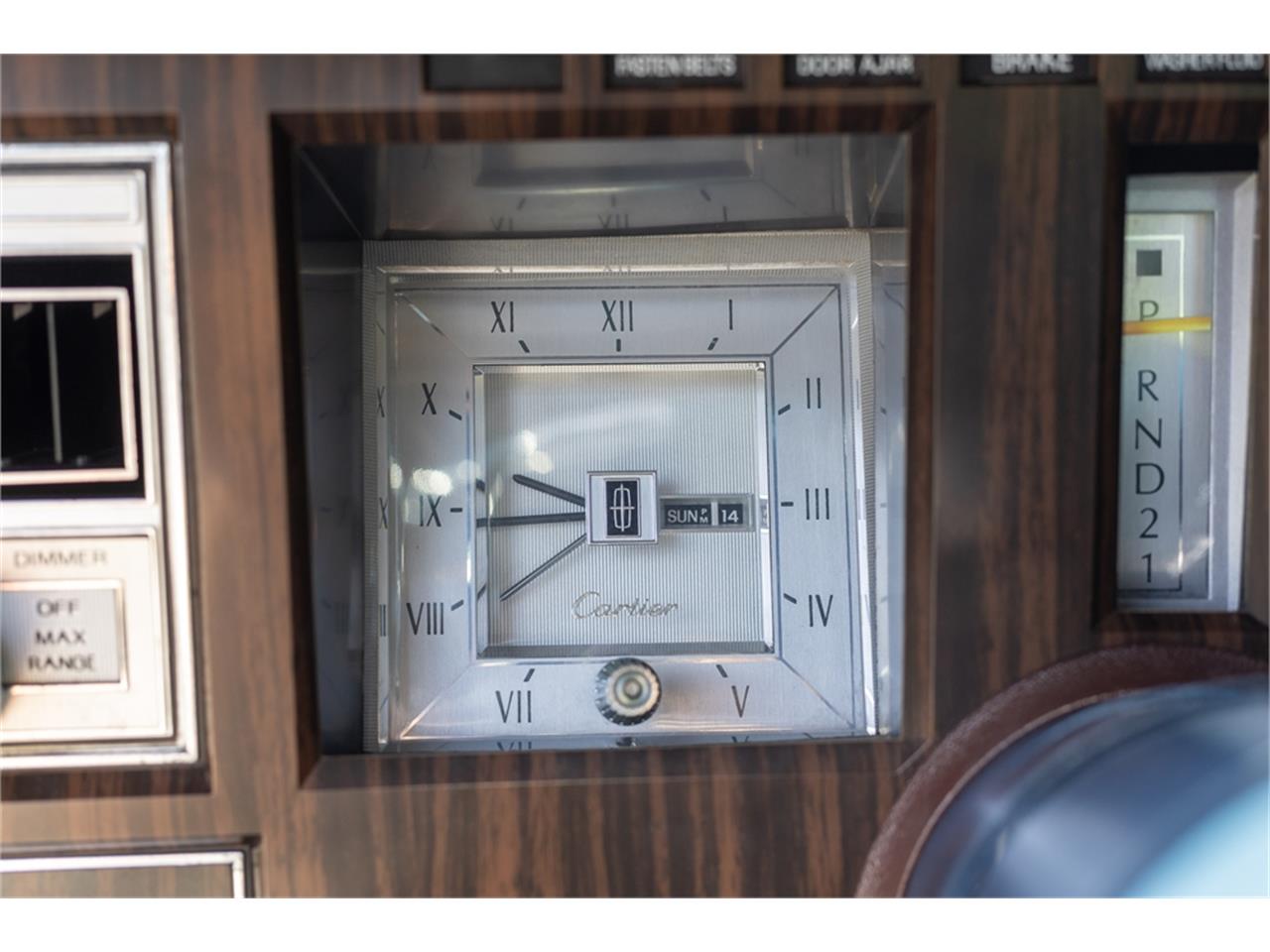 Lincoln-Continental-mark-v-1979-White-Navy-Blue-64