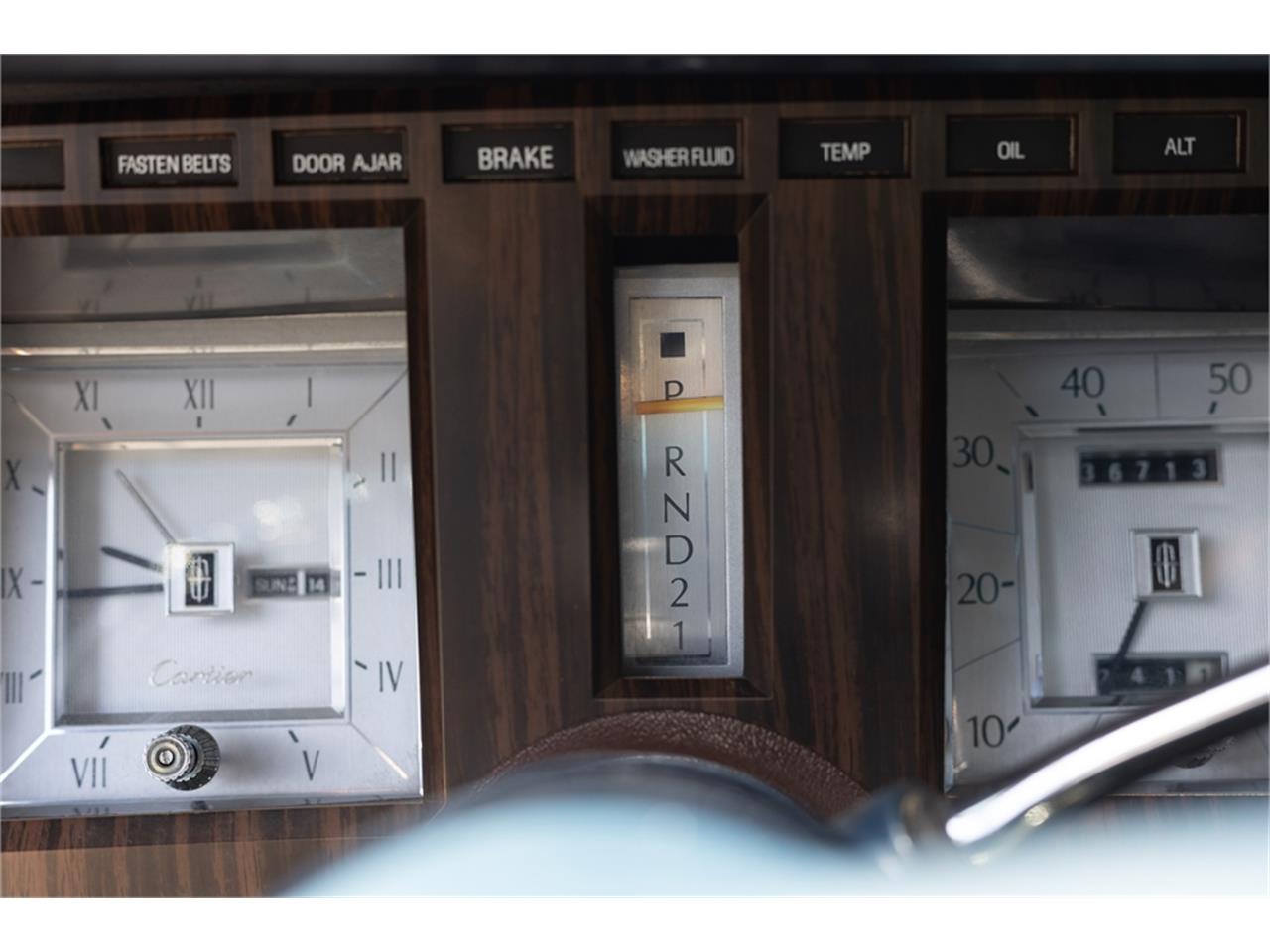 Lincoln-Continental-mark-v-1979-White-Navy-Blue-65