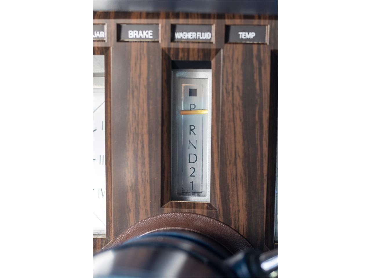 Lincoln-Continental-mark-v-1979-White-Navy-Blue-66