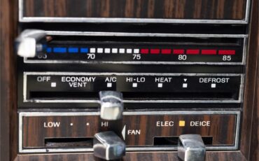 Lincoln-Continental-mark-v-1979-White-Navy-Blue-71