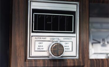 Lincoln-Continental-mark-v-1979-White-Navy-Blue-72