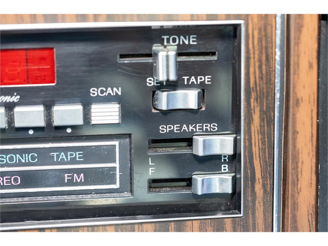 Lincoln-Continental-mark-v-1979-White-Navy-Blue-73