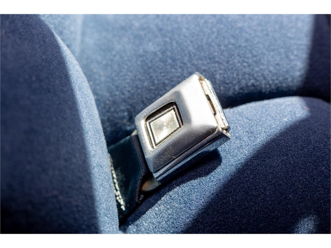 Lincoln-Continental-mark-v-1979-White-Navy-Blue-75