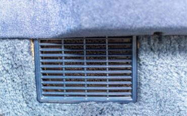 Lincoln-Continental-mark-v-1979-White-Navy-Blue-79