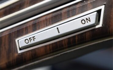 Lincoln-Continental-mark-v-1979-White-Navy-Blue-83