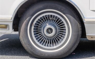 Lincoln-Continental-mark-v-1979-White-Navy-Blue-90