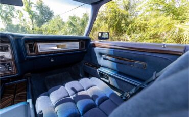 Lincoln-Continental-mark-v-1979-White-Navy-Blue-92