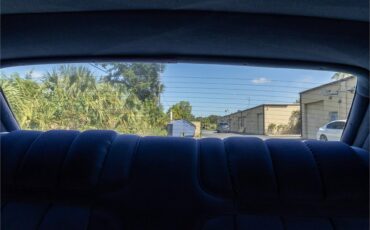 Lincoln-Continental-mark-v-1979-White-Navy-Blue-93