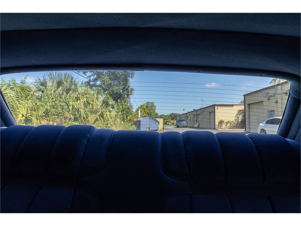 Lincoln-Continental-mark-v-1979-White-Navy-Blue-93