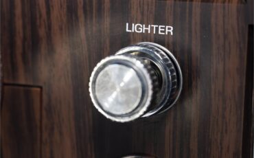 Lincoln-Continental-mark-v-1979-White-Navy-Blue-94