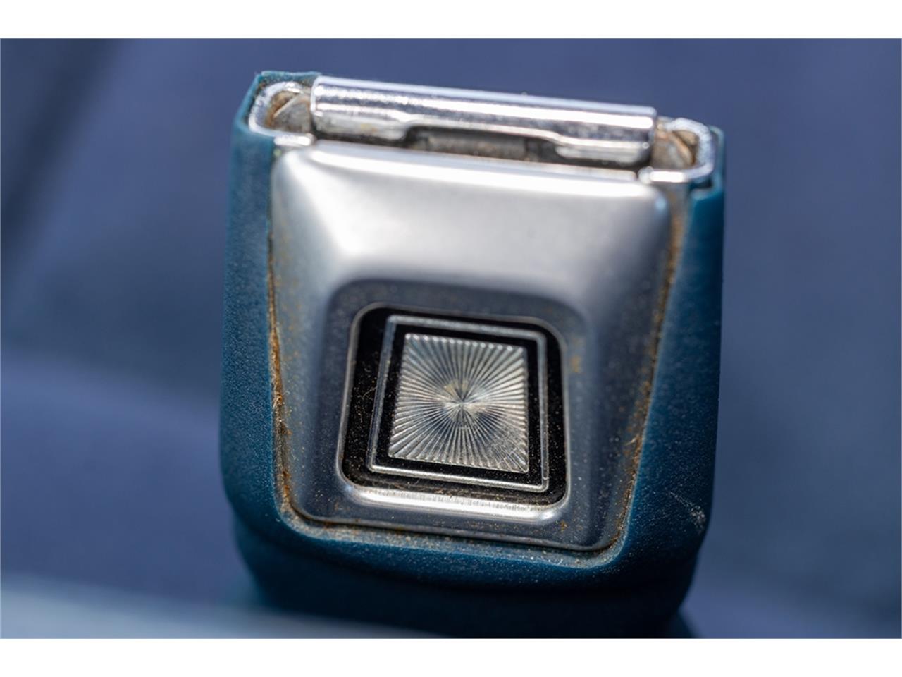 Lincoln-Continental-mark-v-1979-White-Navy-Blue-95