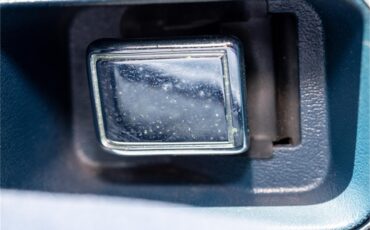 Lincoln-Continental-mark-v-1979-White-Navy-Blue-96