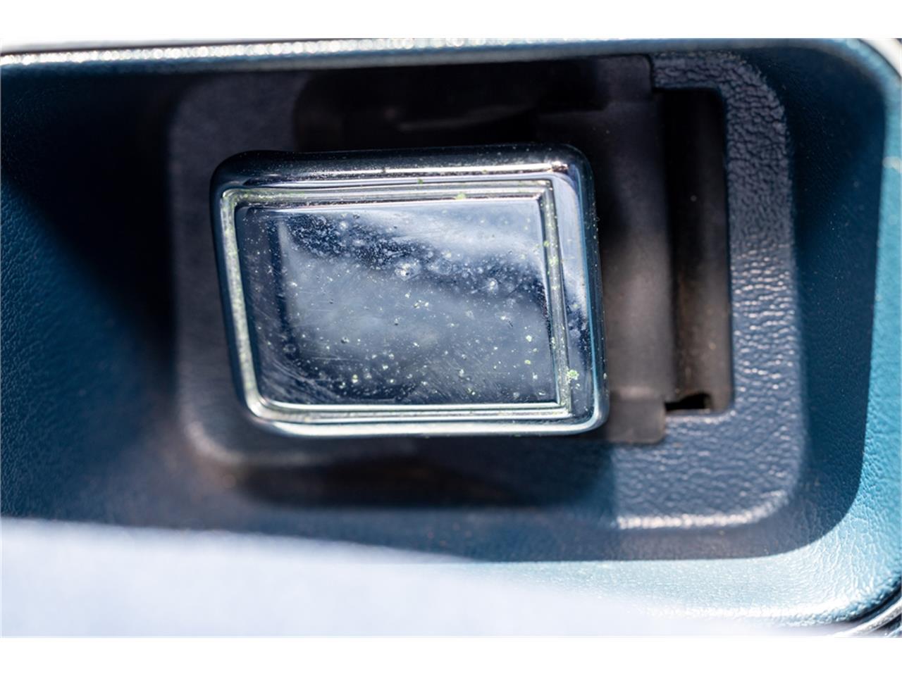 Lincoln-Continental-mark-v-1979-White-Navy-Blue-96