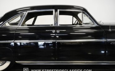 Lincoln-Cosmopolitan-1951-Sedan-16