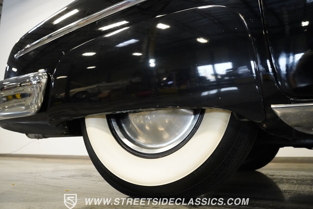 Lincoln-Cosmopolitan-1951-Sedan-19