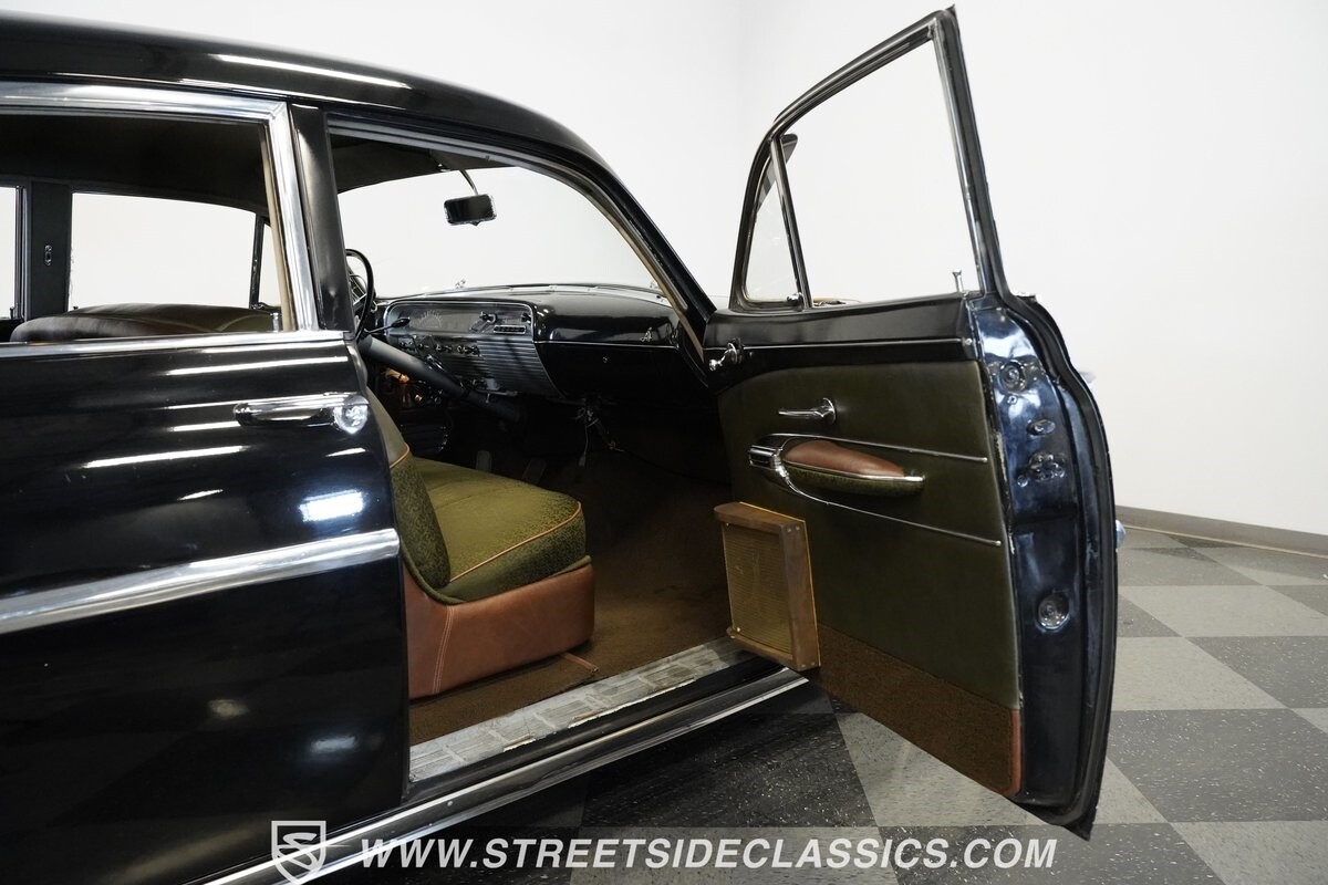 Lincoln-Cosmopolitan-1951-Sedan-23