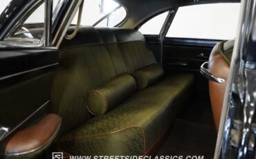 Lincoln-Cosmopolitan-1951-Sedan-29