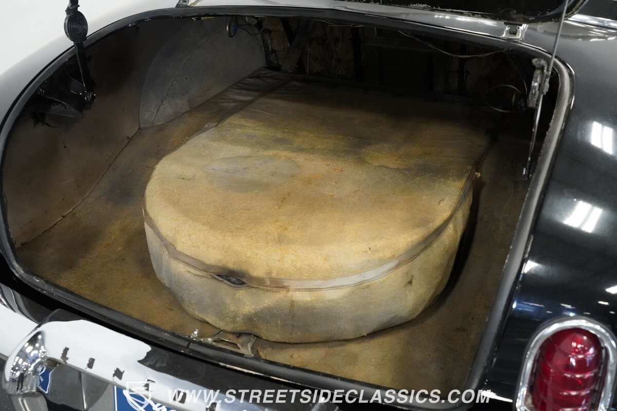 Lincoln-Cosmopolitan-1951-Sedan-8