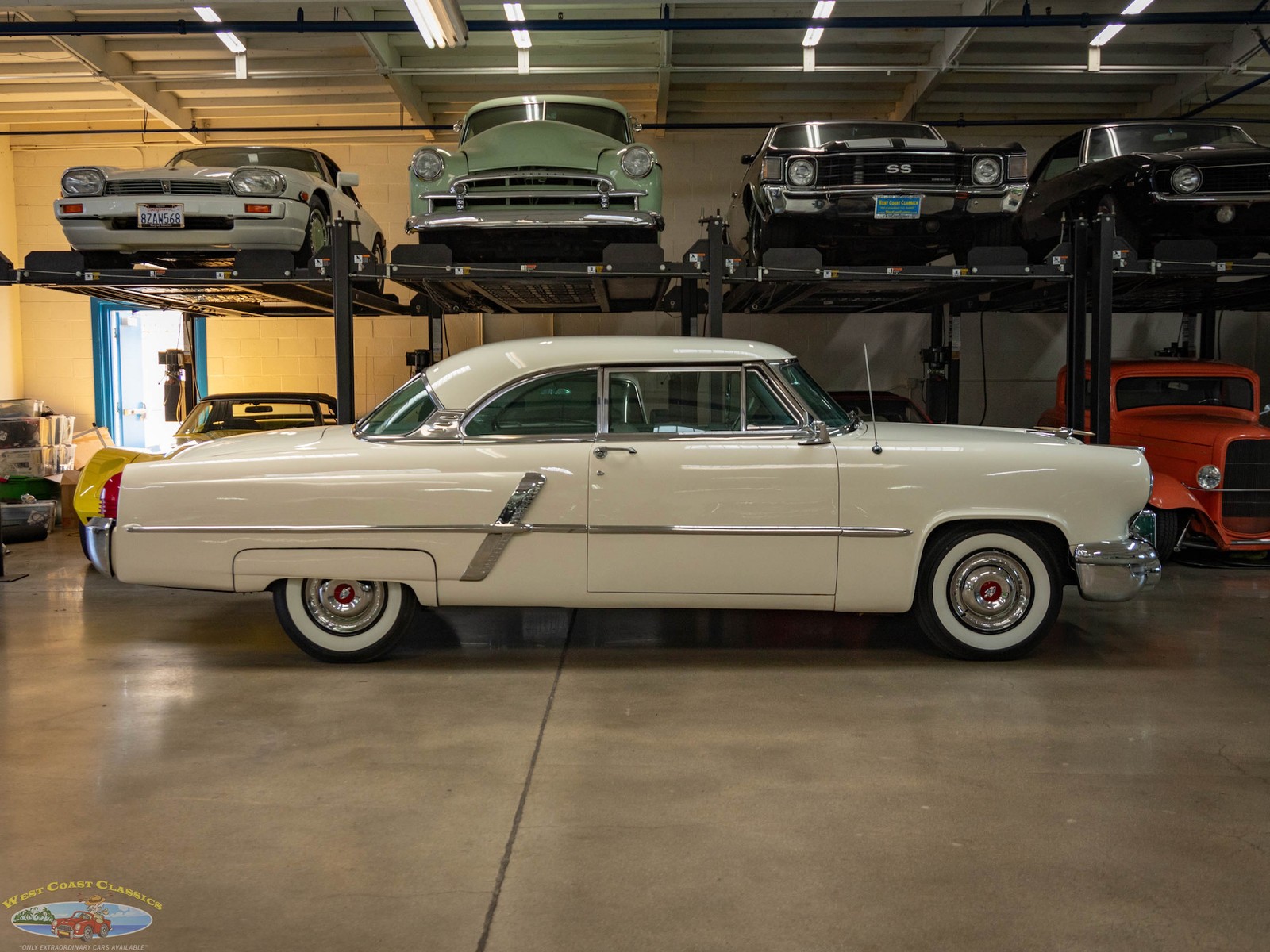 Lincoln-Cosmopolitan-Sport-Coupe-1952-2-Door-Hardtop-2