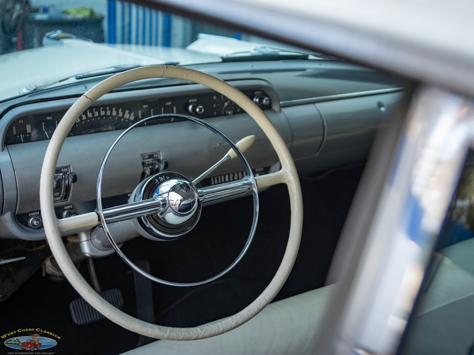 Lincoln-Cosmopolitan-Sport-Coupe-1952-2-Door-Hardtop-32