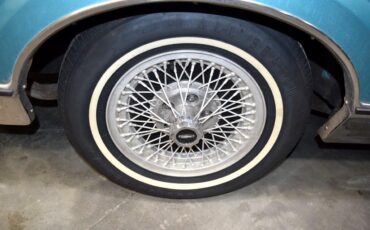 Lincoln-Mark-VI-1982-Sedan-10