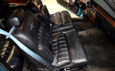 Lincoln-Mark-VI-1982-Sedan-20