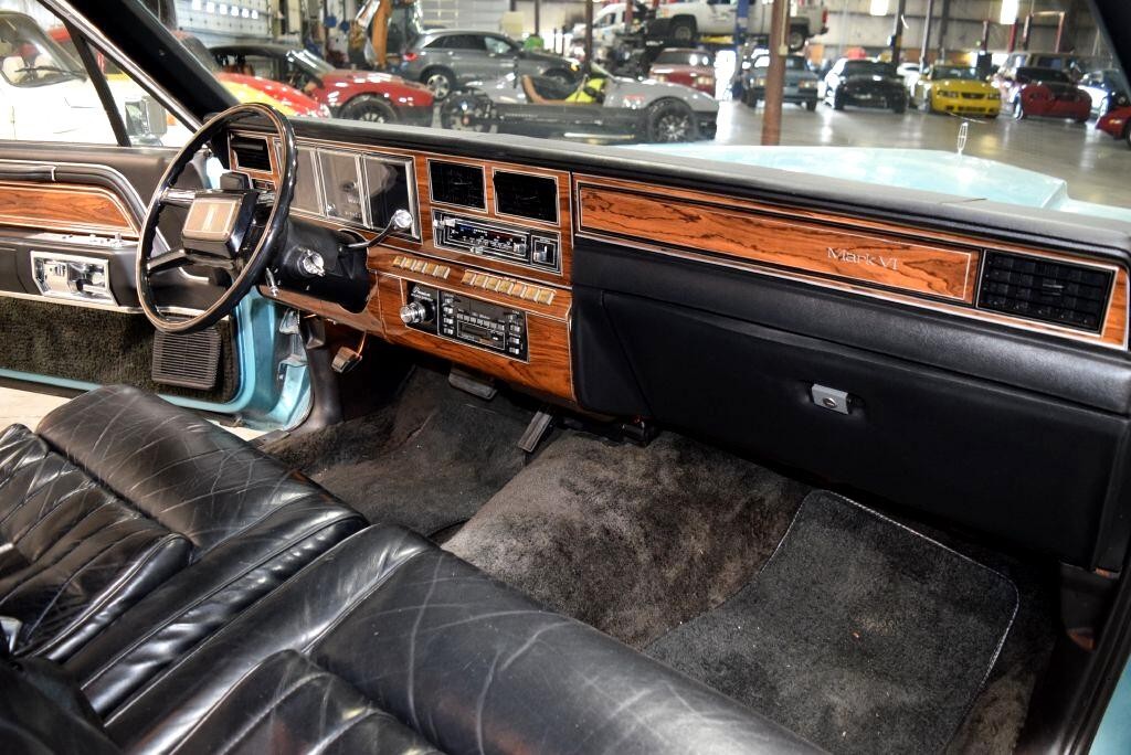 Lincoln-Mark-VI-1982-Sedan-22