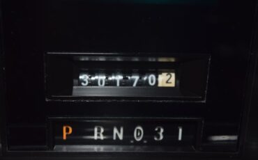 Lincoln-Mark-VI-1982-Sedan-26