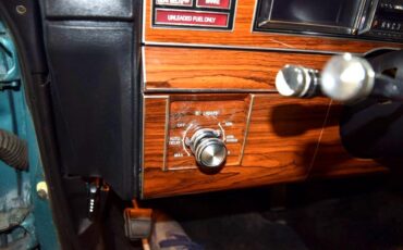 Lincoln-Mark-VI-1982-Sedan-29