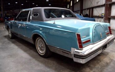 Lincoln-Mark-VI-1982-Sedan-4
