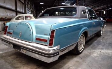 Lincoln-Mark-VI-1982-Sedan-7