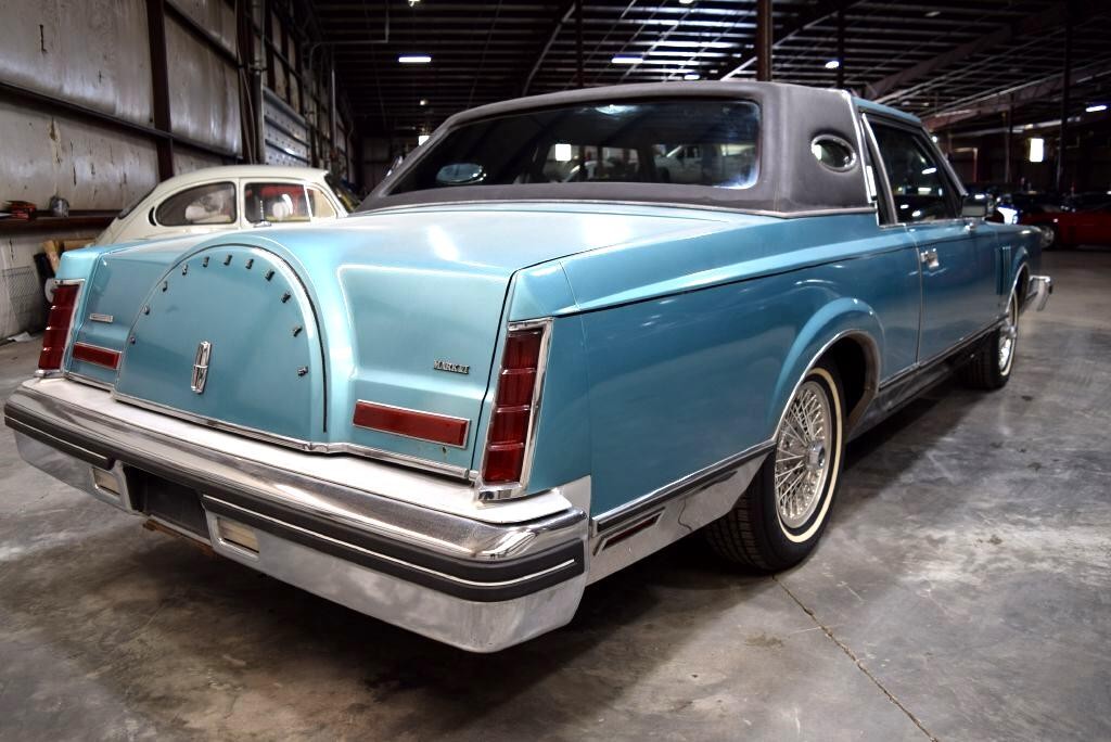 Lincoln-Mark-VI-1982-Sedan-7