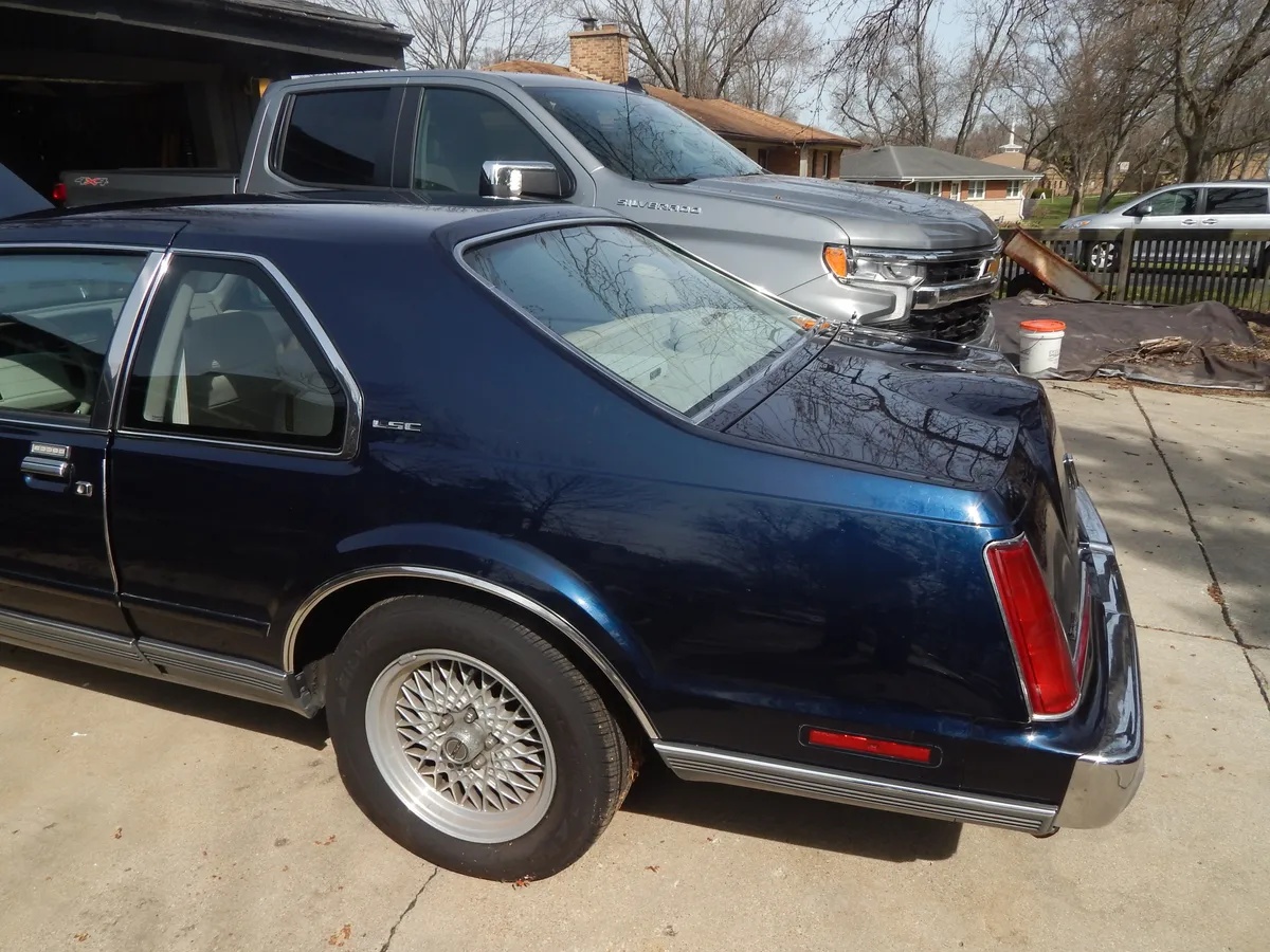Lincoln-Mk-7-1992-Twilight-Blue-Light-Gray-1