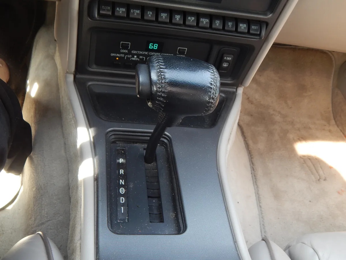 Lincoln-Mk-7-1992-Twilight-Blue-Light-Gray-12