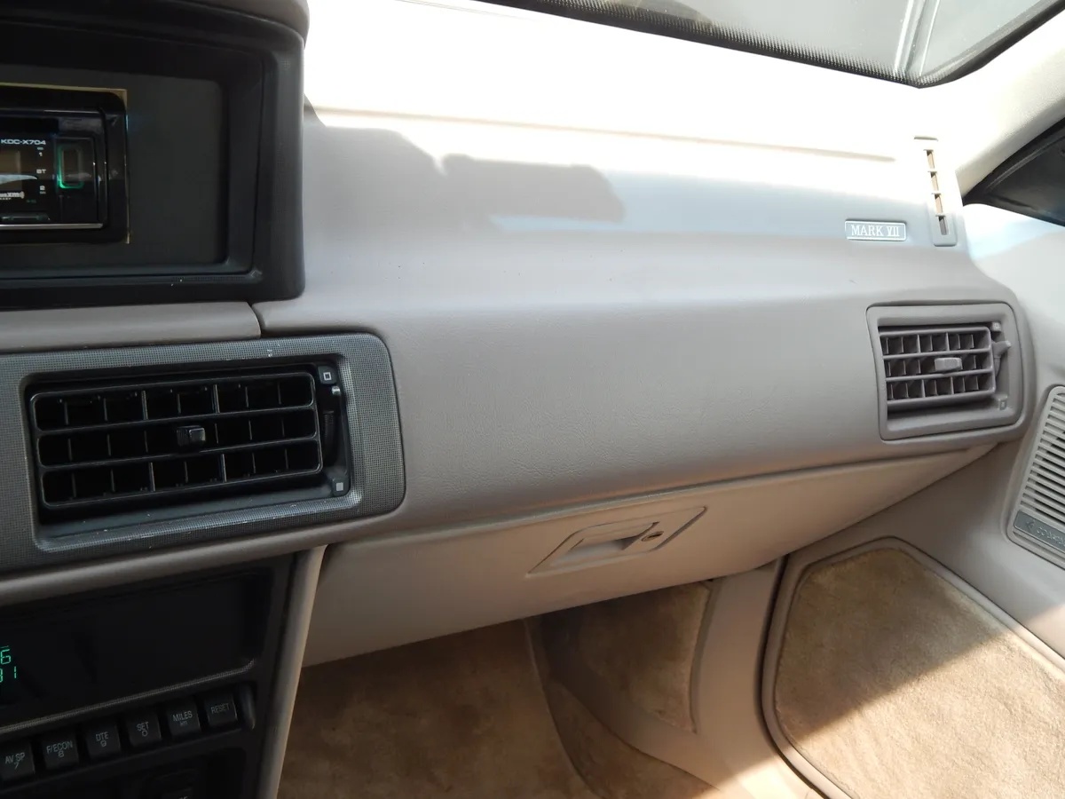 Lincoln-Mk-7-1992-Twilight-Blue-Light-Gray-13