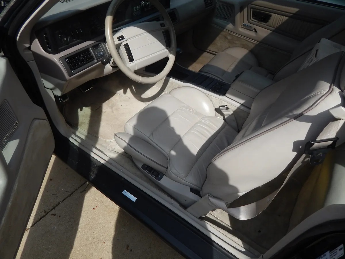 Lincoln-Mk-7-1992-Twilight-Blue-Light-Gray-5