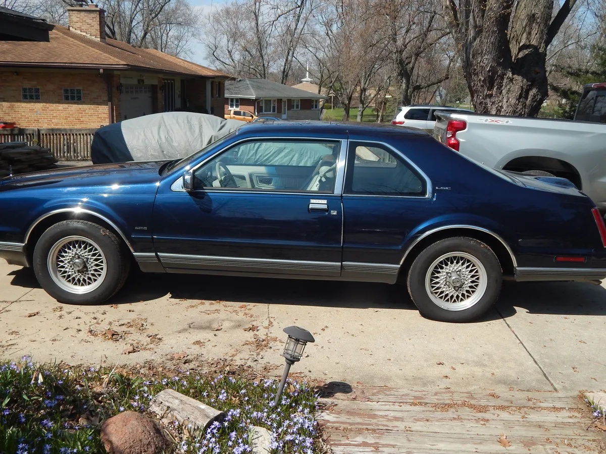 Lincoln-Mk-7-1992-Twilight-Blue-Light-Gray-7