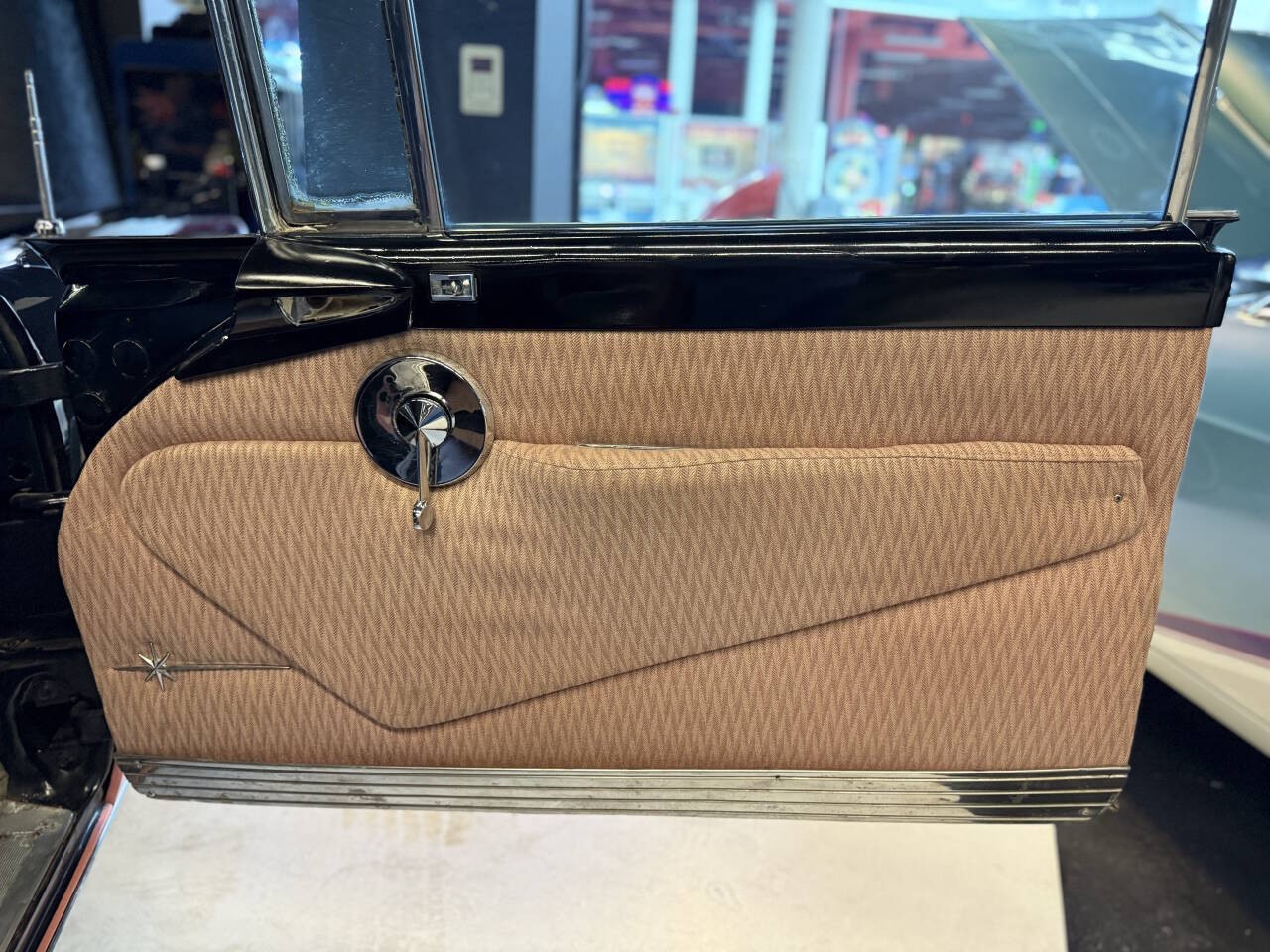 Lincoln-Premiere-1957-Coupe-24