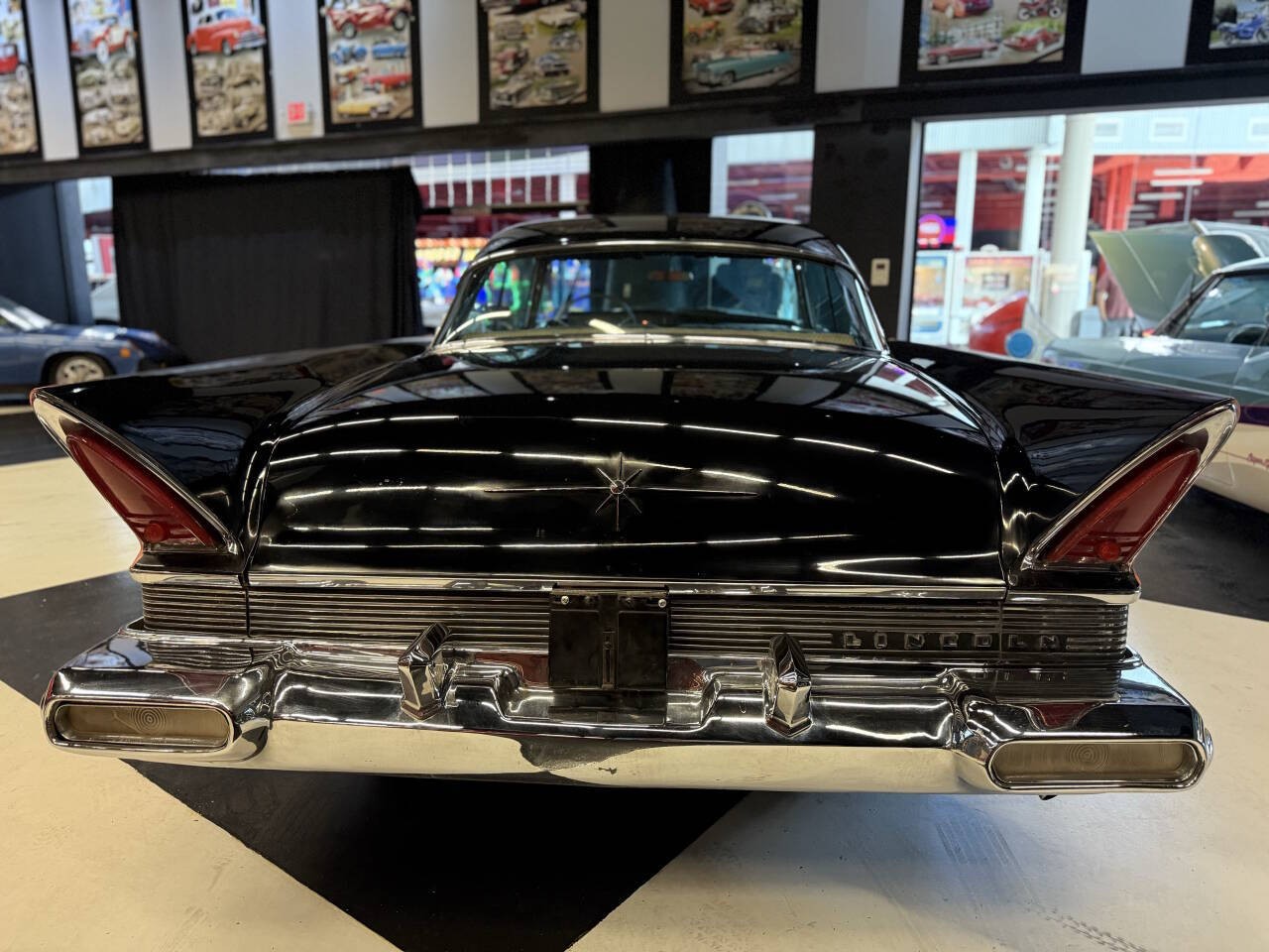 Lincoln-Premiere-1957-Coupe-7