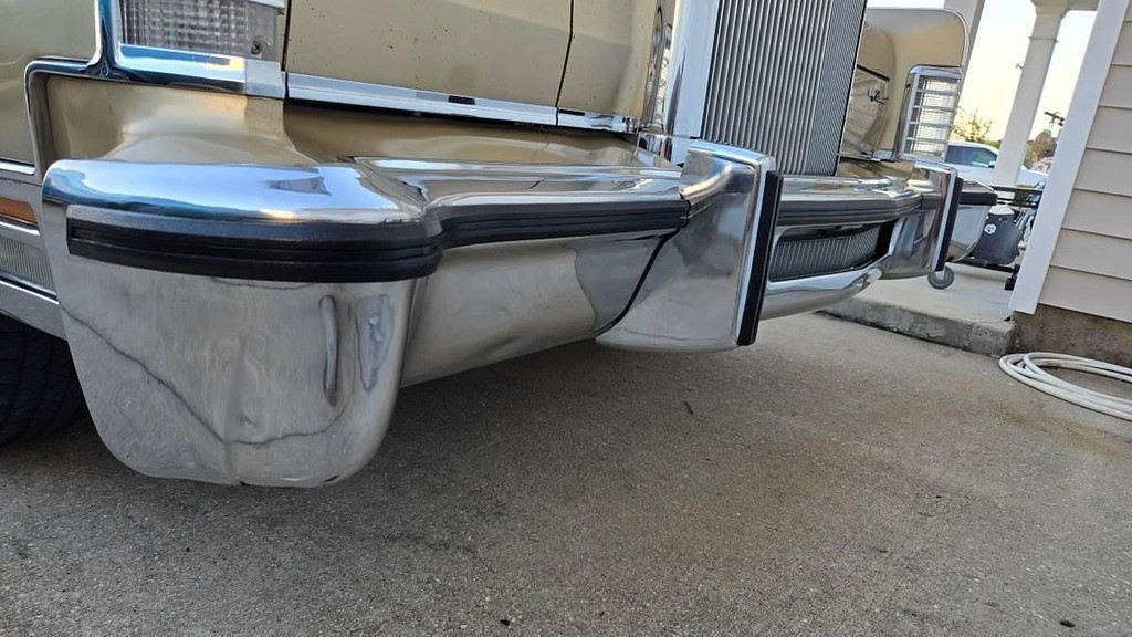 Lincoln-Town-Car-1979-Sedan-12