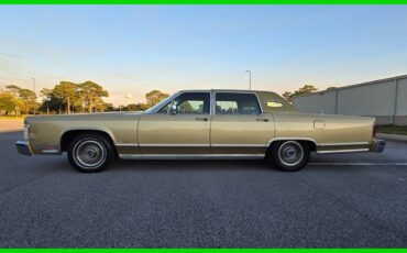 Lincoln-Town-Car-1979-Sedan