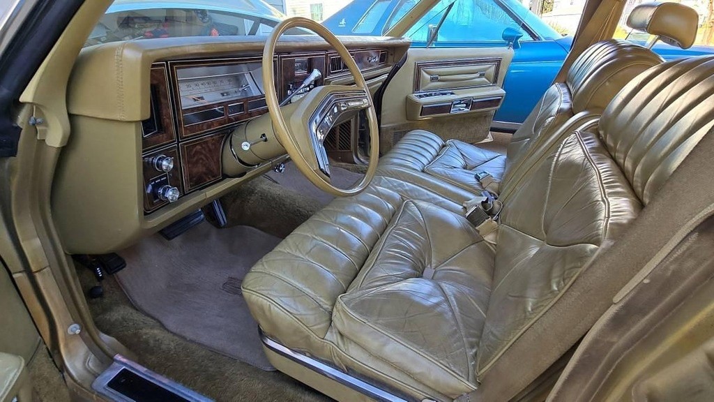 Lincoln-Town-Car-1979-Sedan-6