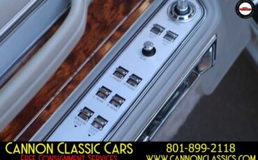 Lincoln-Town-Car-1984-Sedan-22