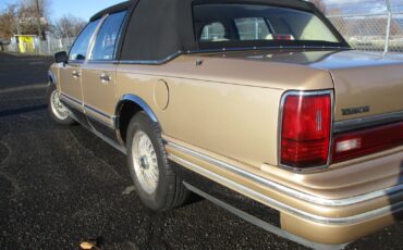 Lincoln-Town-Car-1991-Sedan-14
