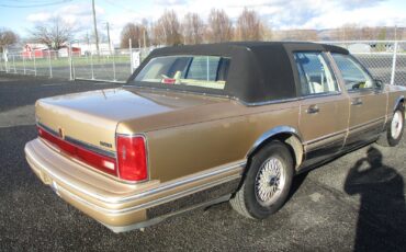 Lincoln-Town-Car-1991-Sedan-23