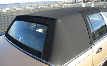 Lincoln-Town-Car-1991-Sedan-24