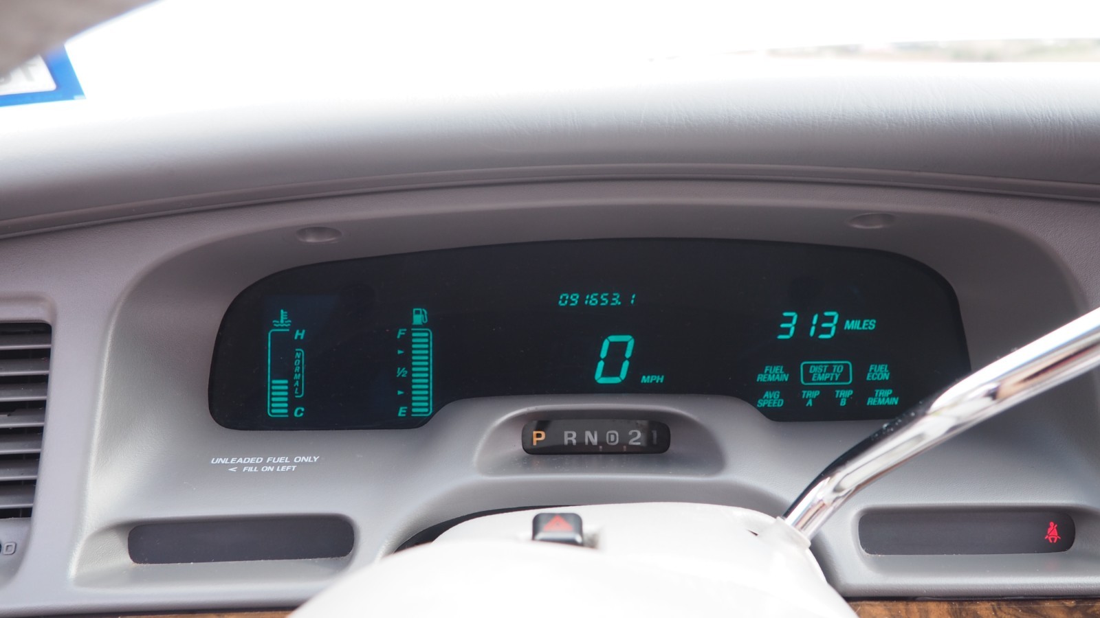 Lincoln-Town-Car-1996-Sedan-11